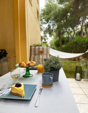 Garden Apartment with BBQ in the Athenian Riviera